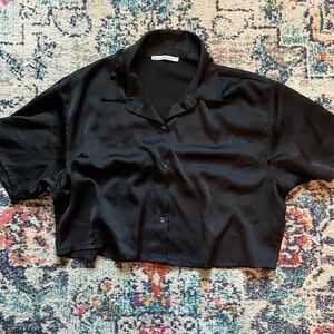 Abercrombie & Fitch cropped satin button-down black blouse